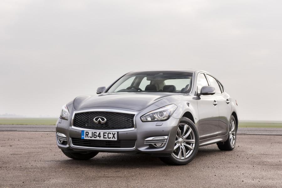  Infiniti Q70 Hybrid 2015 года  (UK) (фото 2 из 23)
